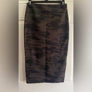 NWT Sanctuary Grey and Black Camo Skirt